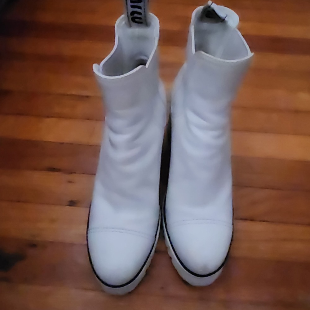 Miu Miu White Leather Platform Ankle Boots Lug Sole Block Heel Made in Italy 39